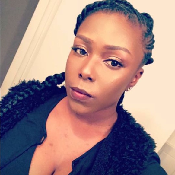 Meet your Posher, Briana - Picture 1 of 1